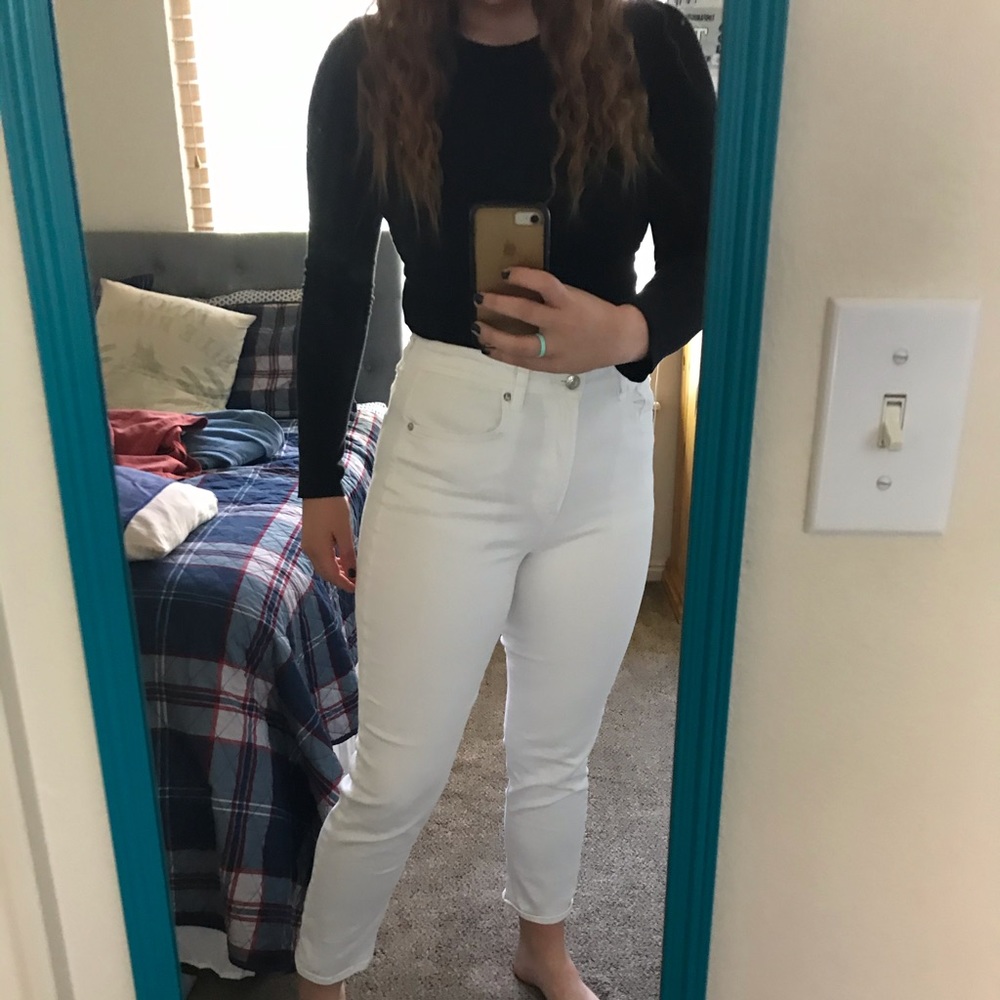 Size 8 American Eagle White Mom Jeans